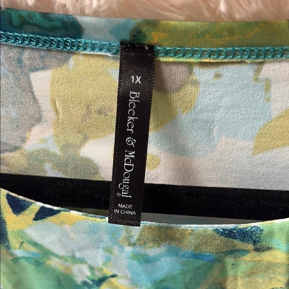 Elegant Blue Floral Women's Blouse - Picture 2 of 5